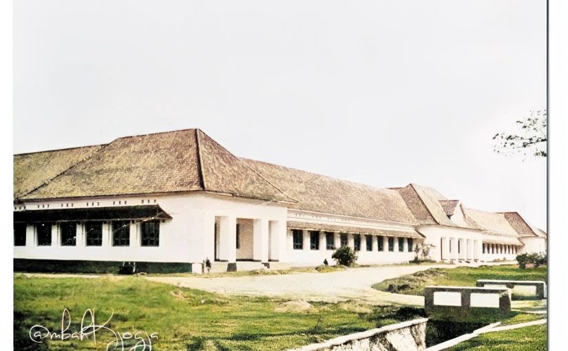 Gedung Prinses Juliana School dilihat dari arah  tenggara